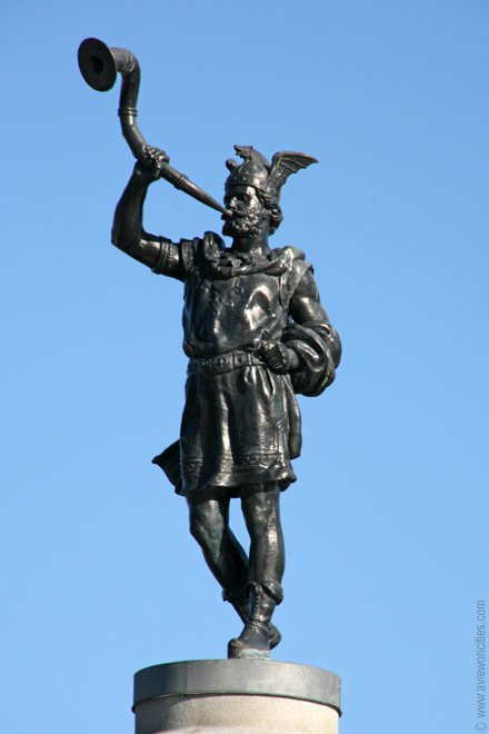 Heimdallr Statue